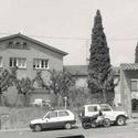 A finals dels anys quaranta a ponent es va construir un edifici per acollir un taller de xarcuteria: La Verneda. Posteriorment  va ser la 1a seu de l’empresa Prodes.