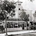 126 ABANS: 1960: Primer local del Parador, just al darrera la Torre Andreoli que va ser enderrocada uns anys més tard 