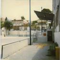 Vista del carrer Ateneu, en primer pla una xarranca i la tribuna.